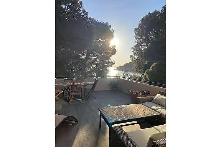 Exceptional Appartment Right On The Beach Ρόζες Διαμέρισμα